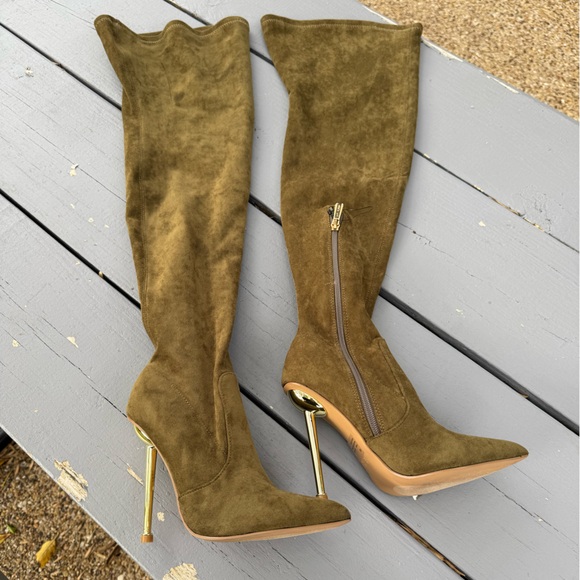 Cape Robbin Sheek thigh high green boots with golden heel S/6 - Picture 3 of 16